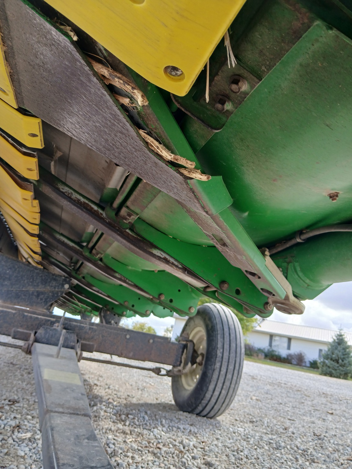 2010 John Deere 630F Image 5