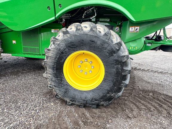 2024 John-Deere S780