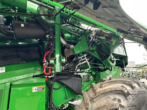 2024 John-Deere S780