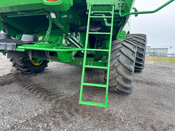 2024 John-Deere S780