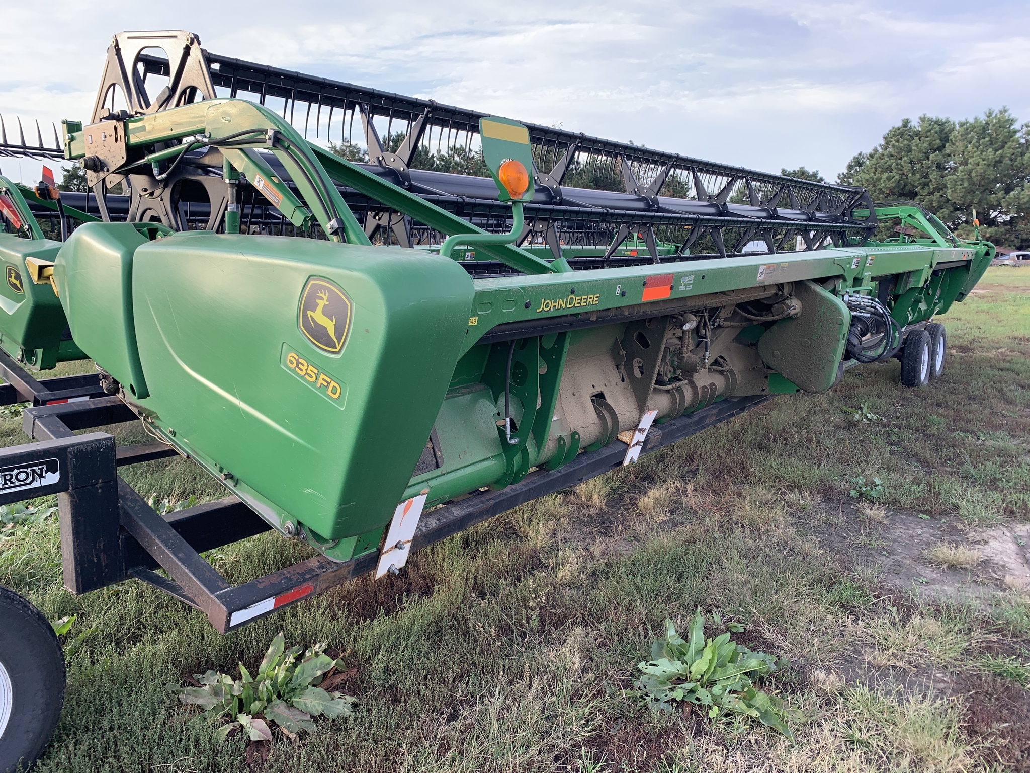 2013 John Deere 635FD Image 4
