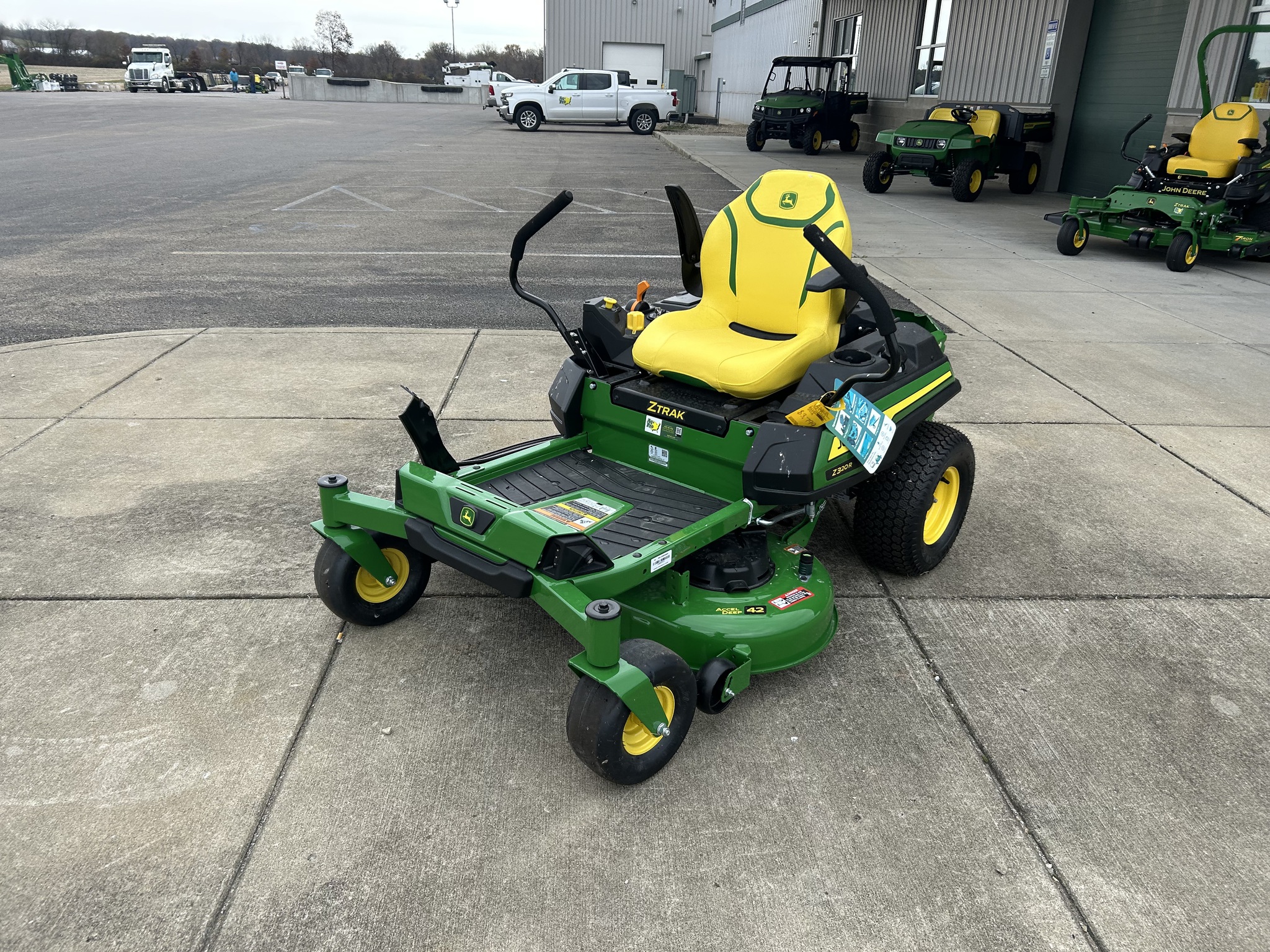 2025 John Deere Z320R Image 1