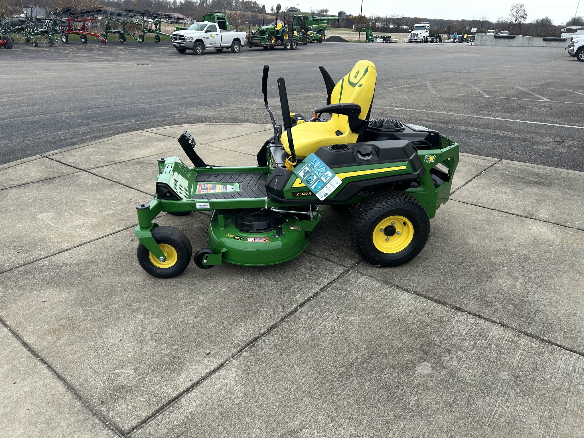 2025 John Deere Z320R Image 2