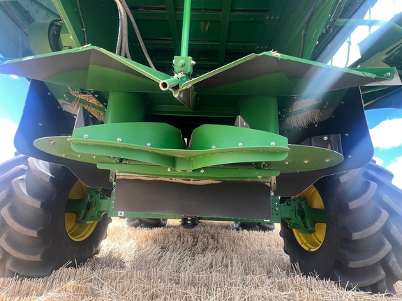 John Deere S760 image 15