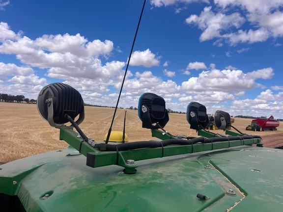 John Deere S760 image 13