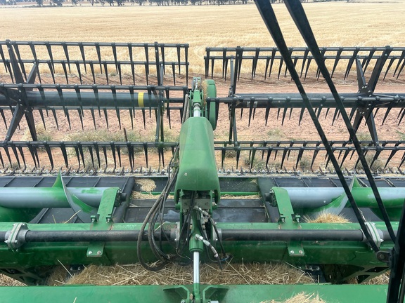 John Deere S760 image 19