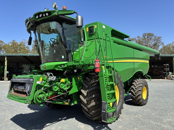 John Deere S760 image 2