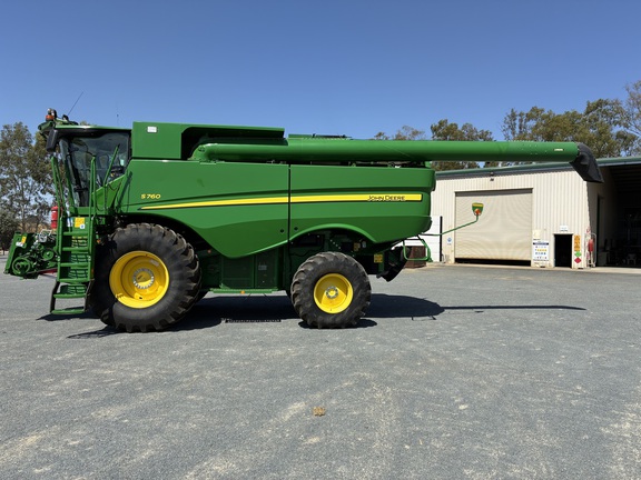 John Deere S760 image 3