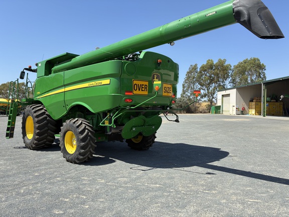 John Deere S760 image 4