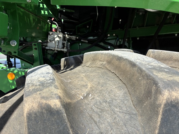 John Deere S760 image 25