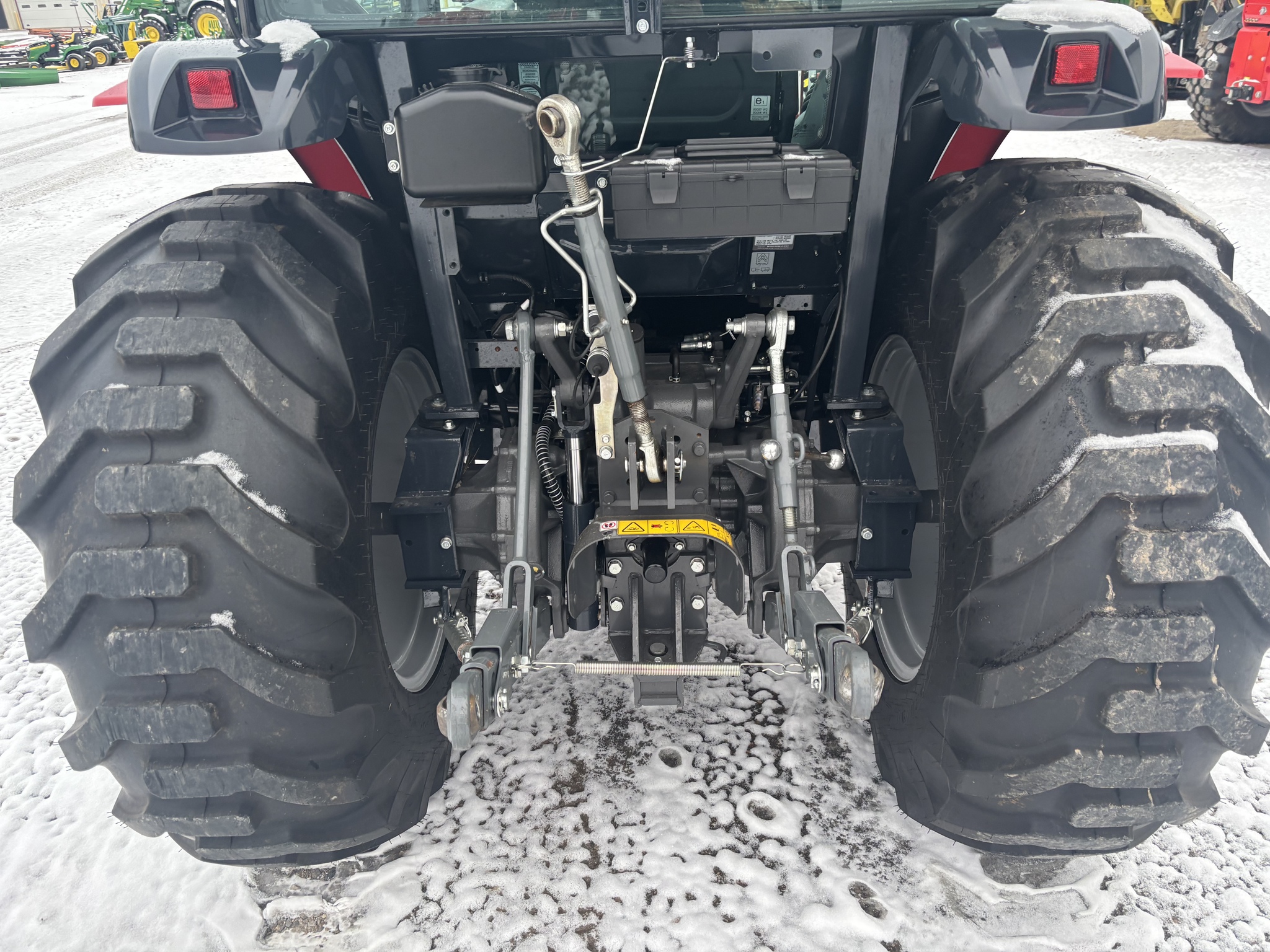 2022 Massey Ferguson 2860M Image 9