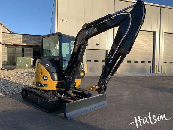 Photo of 2024 John Deere 35 P