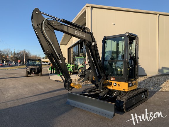 Photo of 2024 John Deere 35 P