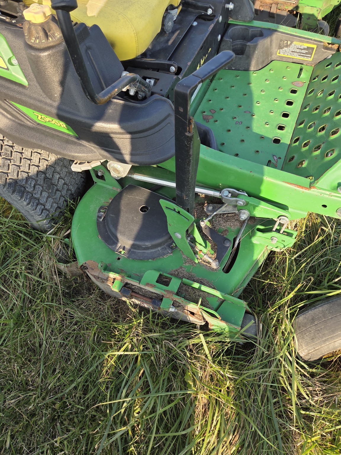 2016 John Deere Z950R Image 4