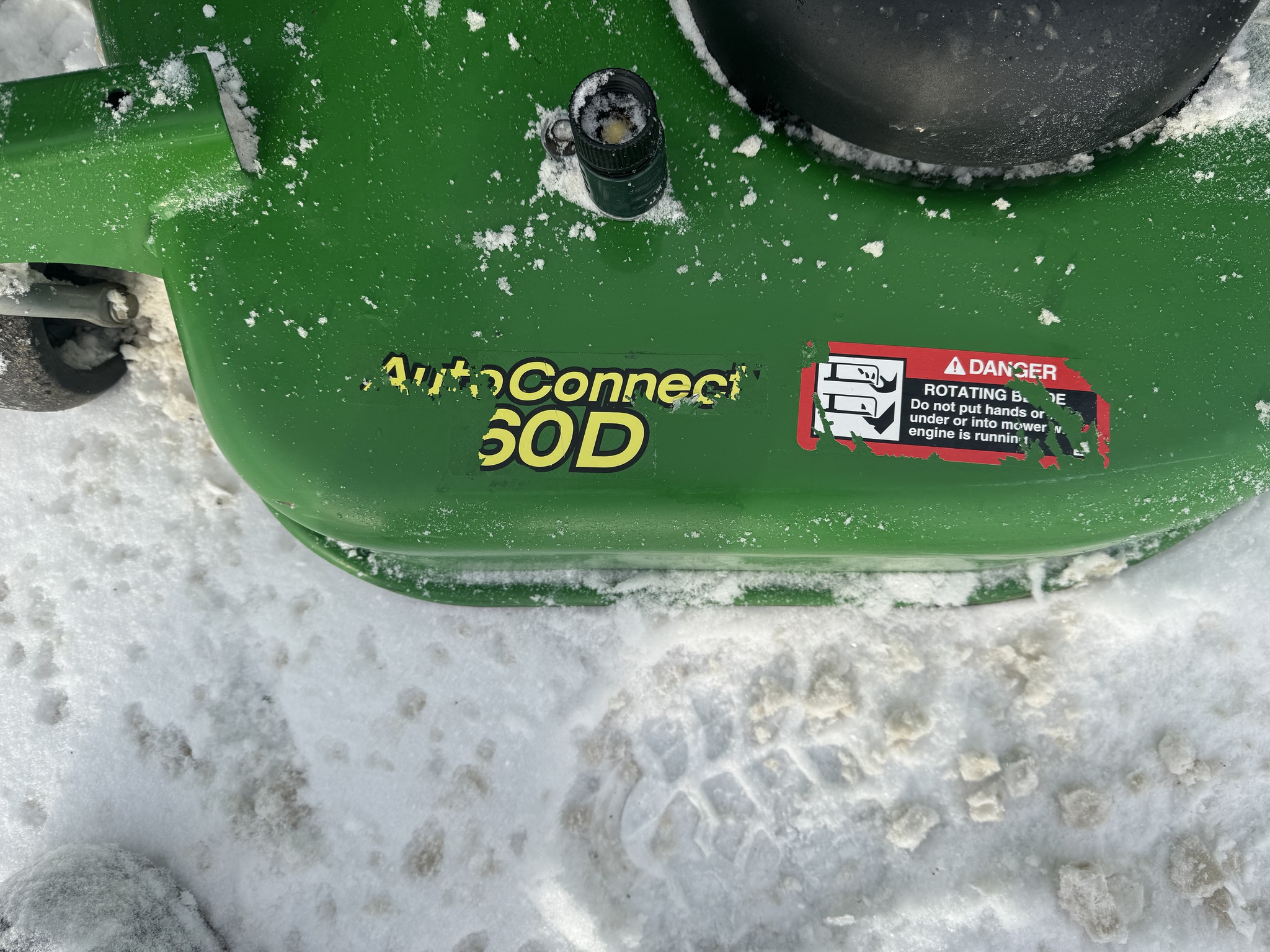 2019 John Deere 2025R Image 14