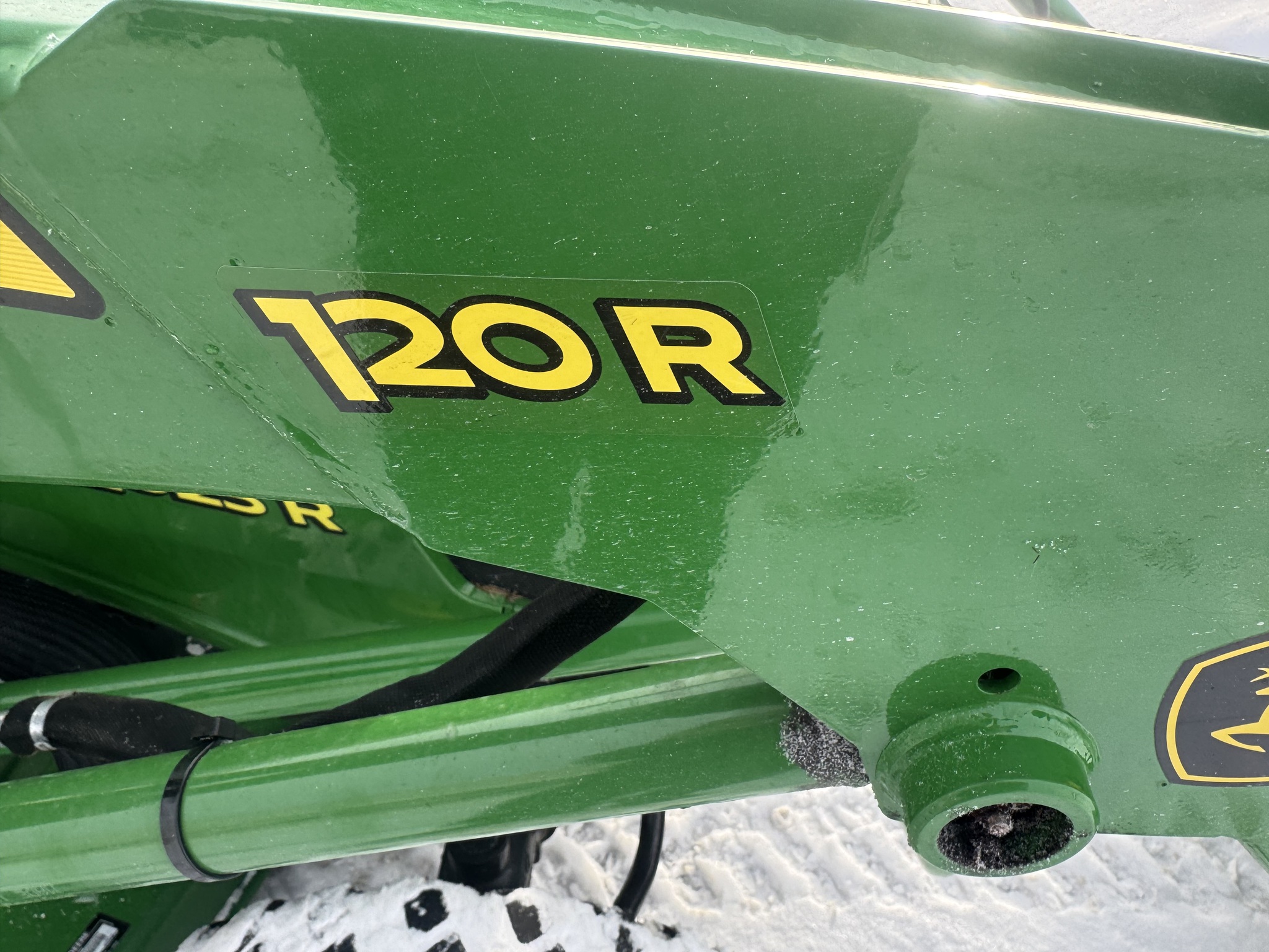 2019 John Deere 2025R Image 16