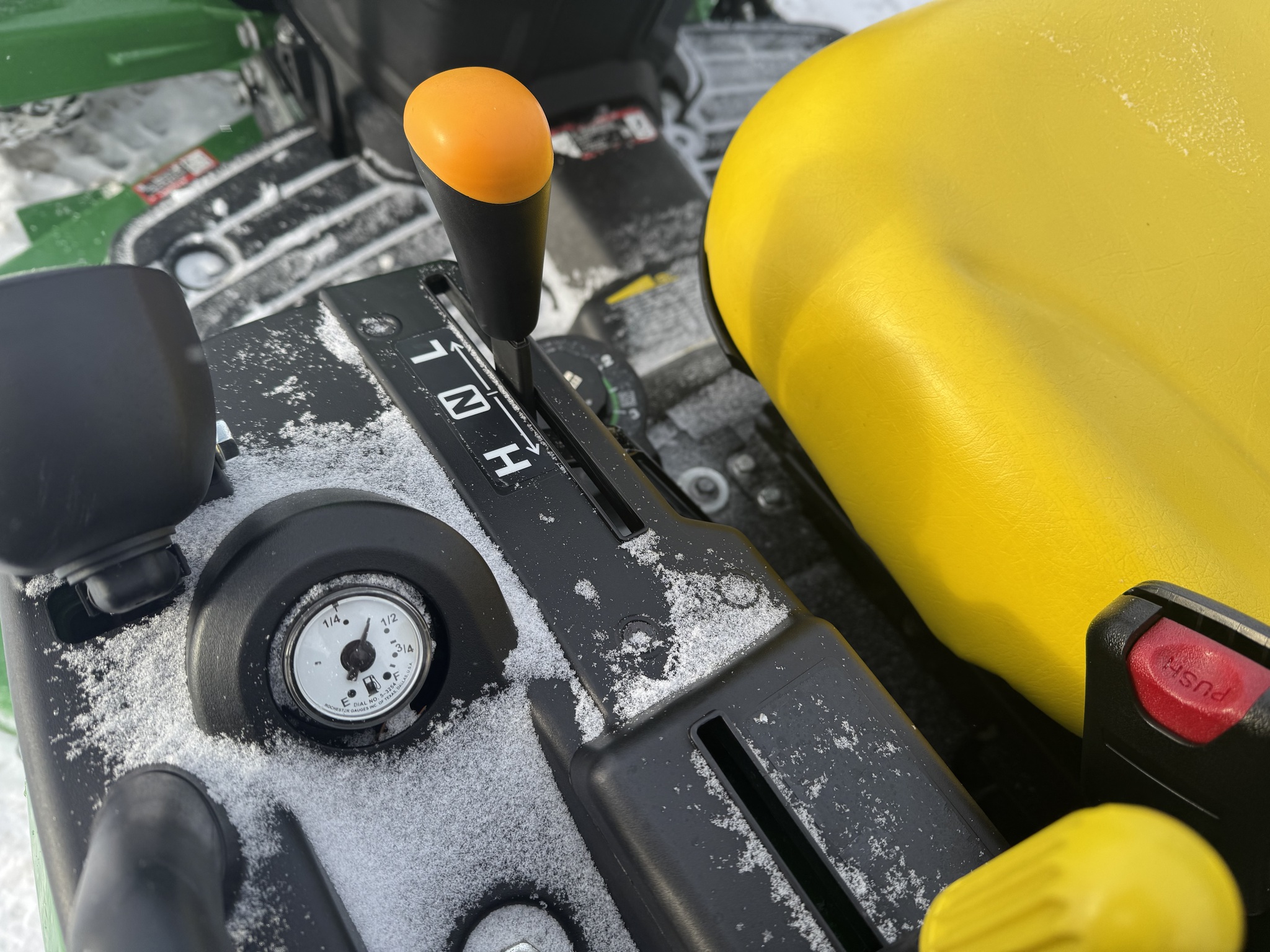 2019 John Deere 2025R Image 18