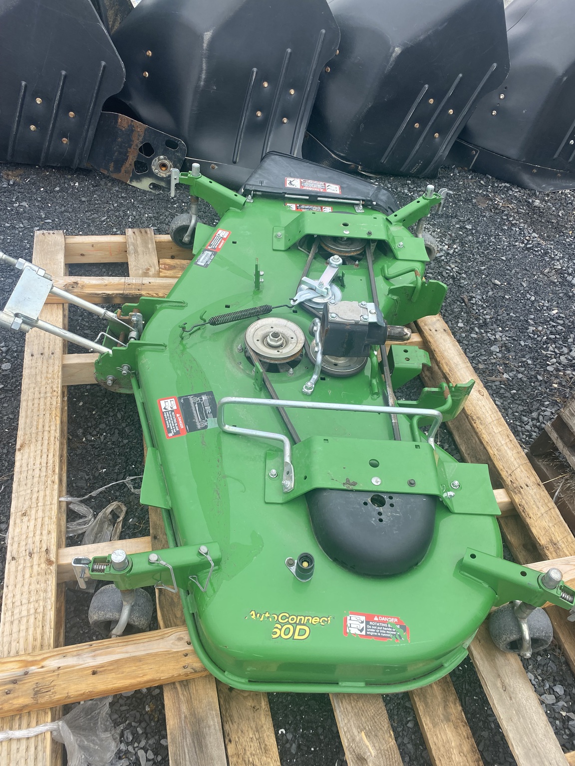 2019 John Deere 2025R Image 7