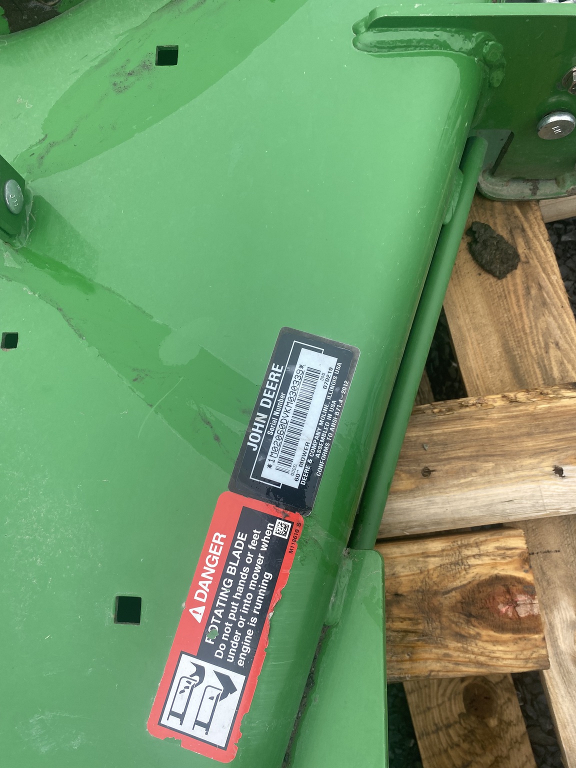 2019 John Deere 2025R Image 5