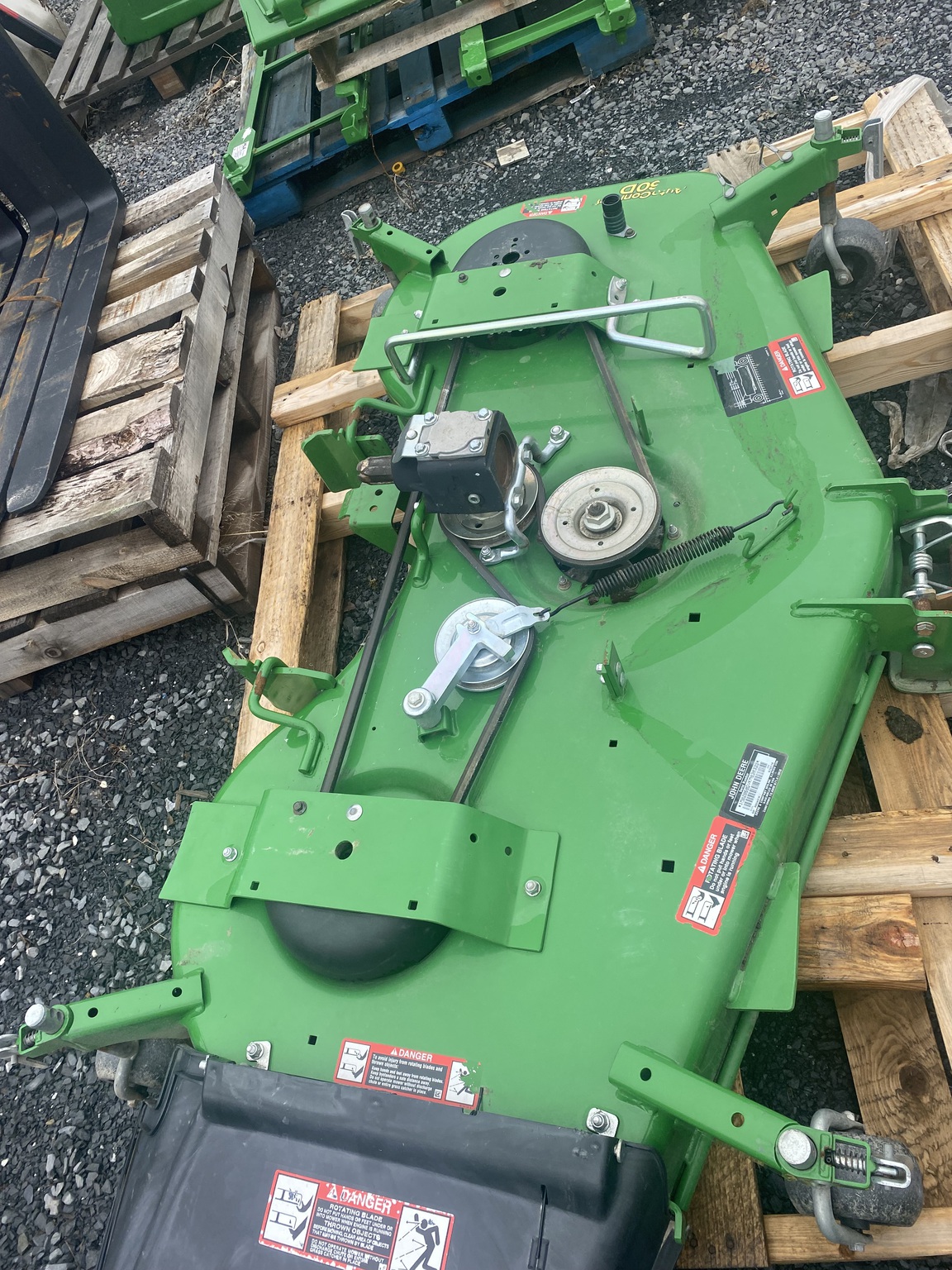 2019 John Deere 2025R Image 6