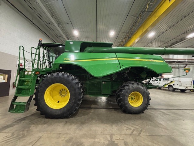 2014 John Deere S680 Image 5