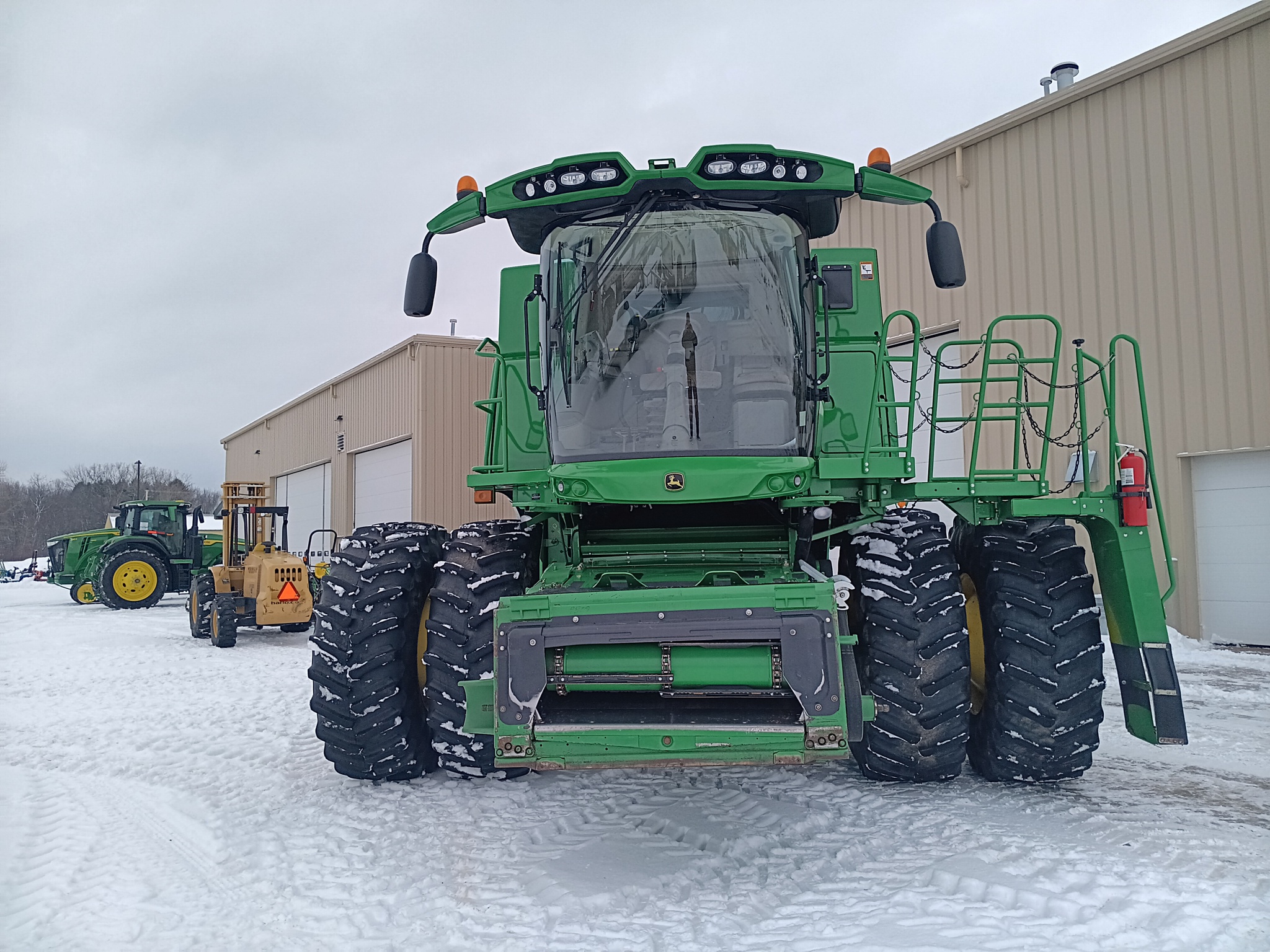 2014 John Deere S680 Image 8