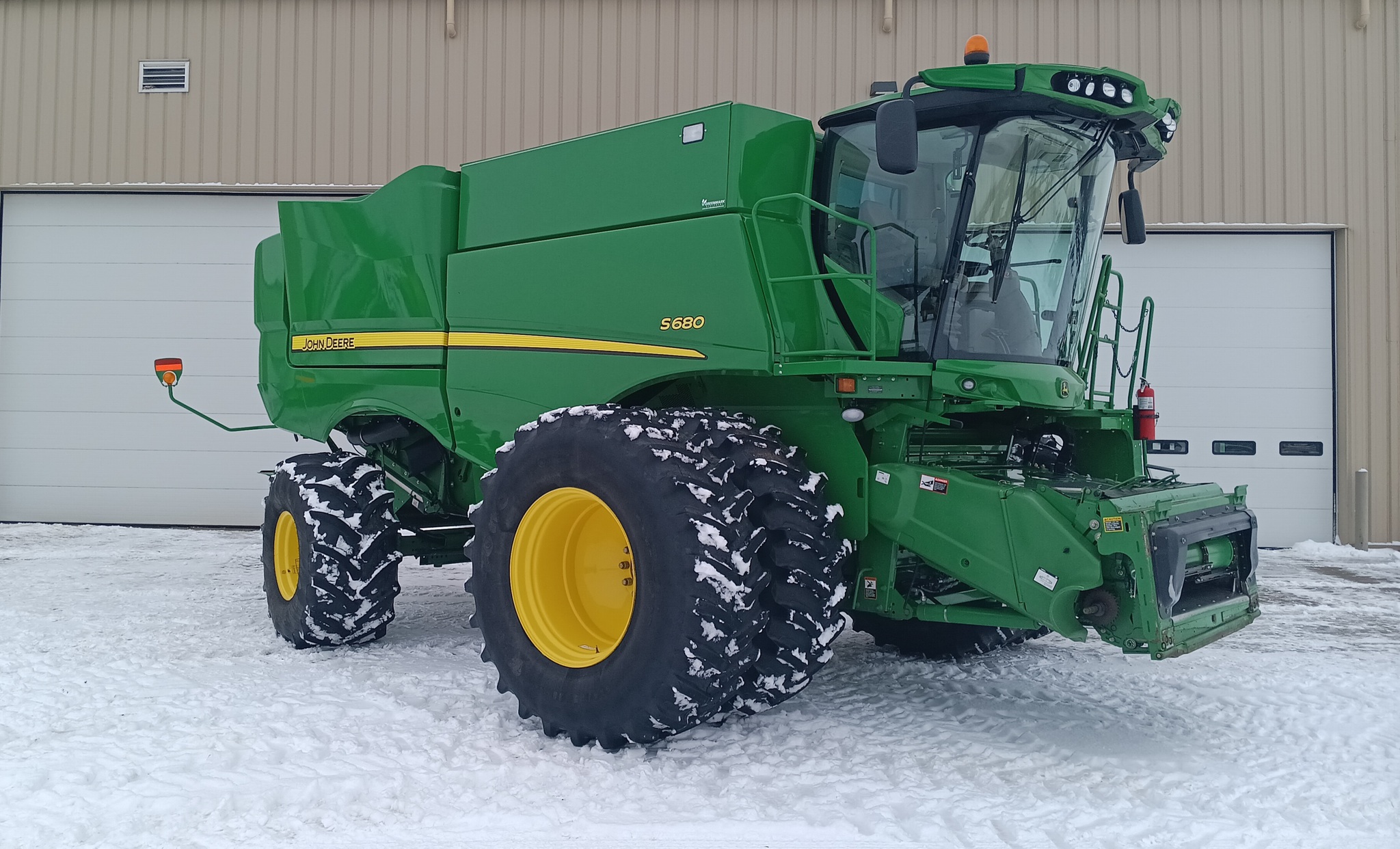 2014 John Deere S680 Image 1