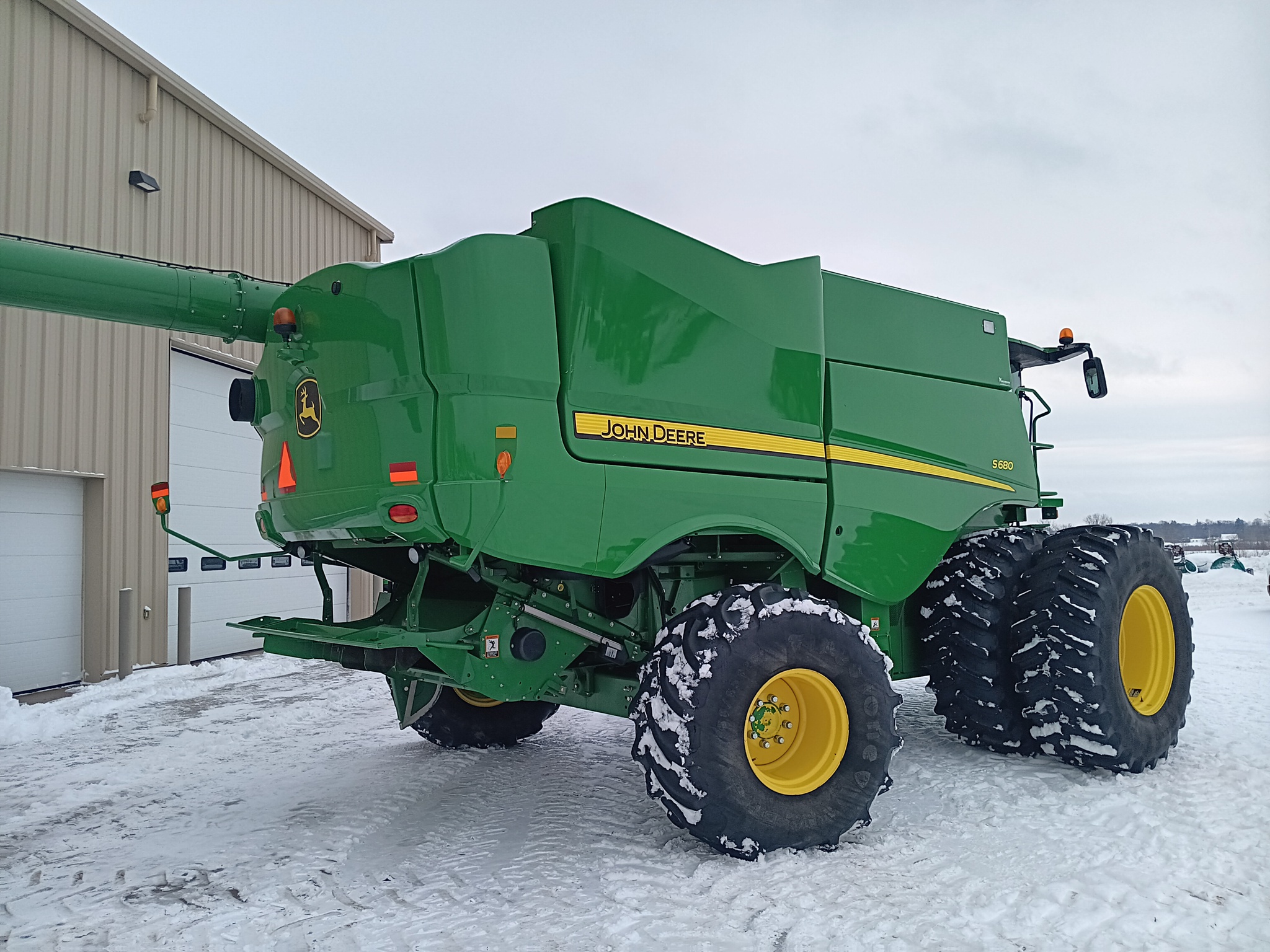 2014 John Deere S680 Image 3