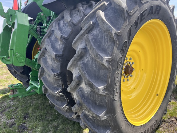 2025 John Deere 8R 370 - Photo17