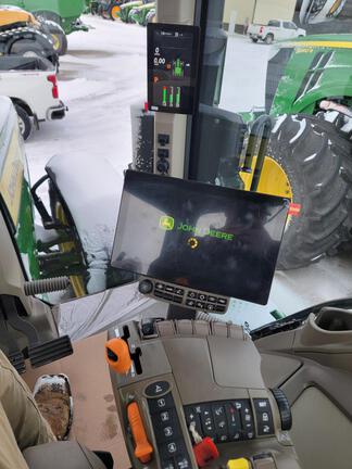 2025 John Deere 8R 370 - Photo16