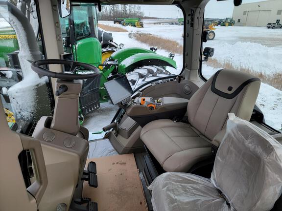 2025 John Deere 8R 370 - Photo18