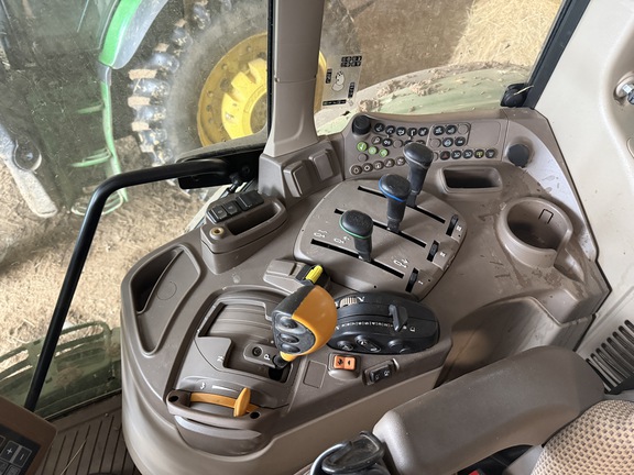 Photo of 2022 John Deere 6175M