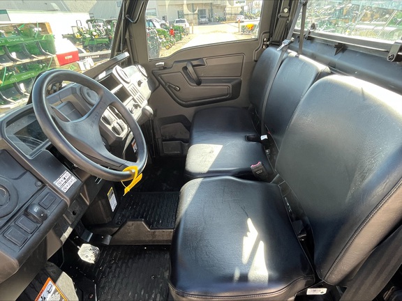 Used 2023 John Deere XUV 835M ATVs & Gators at Horizon Ag & Turf in Edmonton West, AB - Photo8