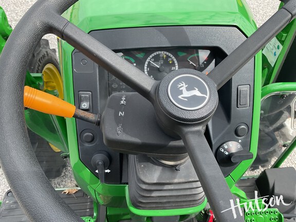 Photo of 2025 John Deere 5060E