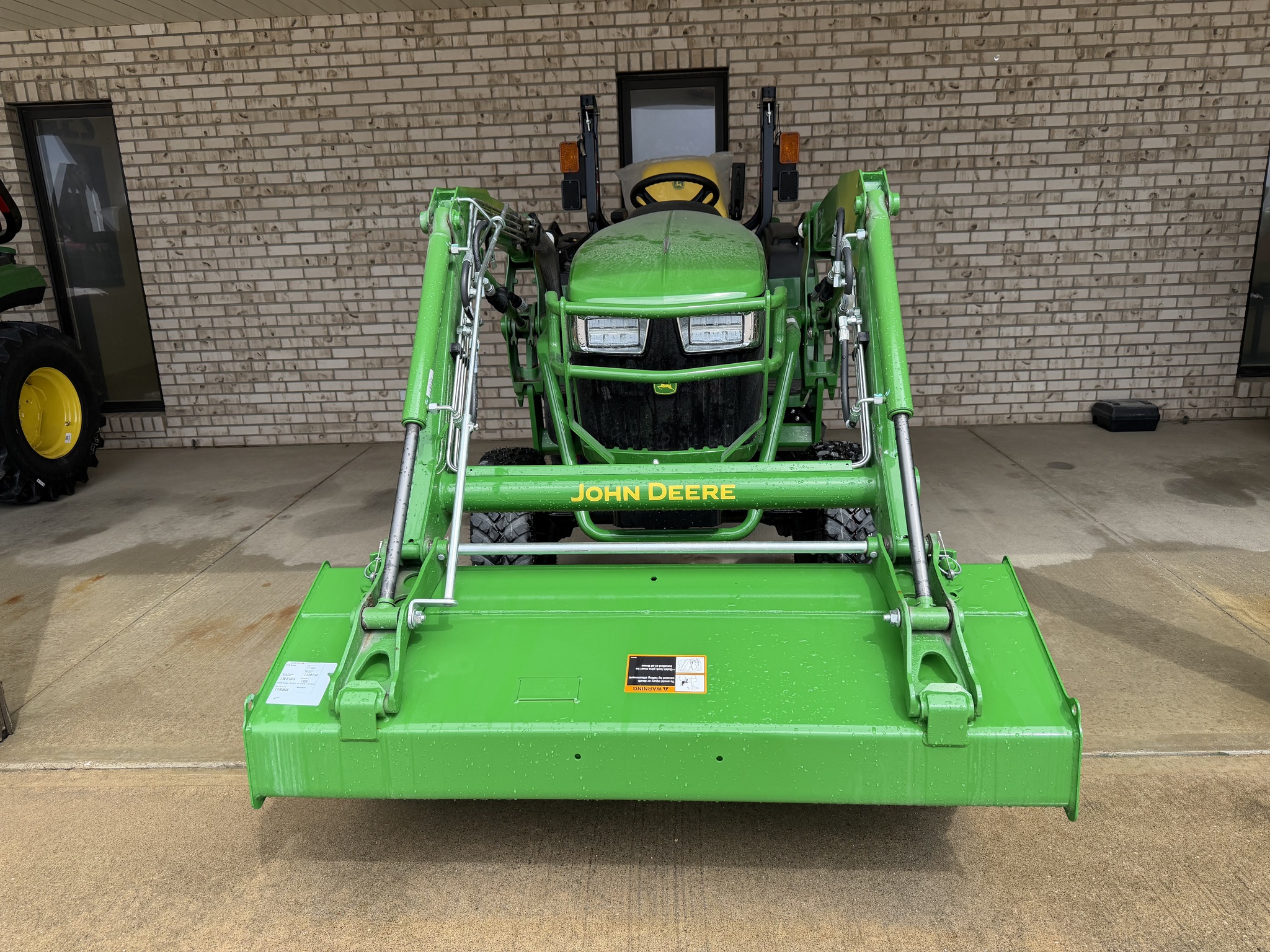  2025 John Deere 2032R at Heritage Tractor in Quincy, IL