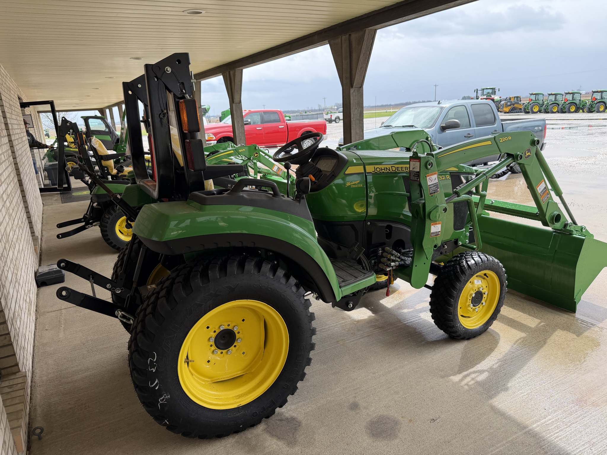  2025 John Deere 2032R at Heritage Tractor in Quincy, IL