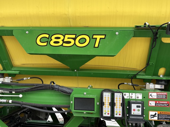 Used 2022 John Deere P576 Air Drills and Seeders at Horizon Ag & Turf in Lloydminster, AB - Photo9