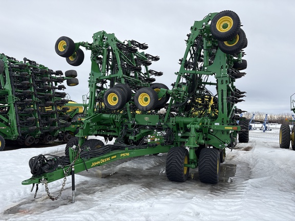 John Deere P576