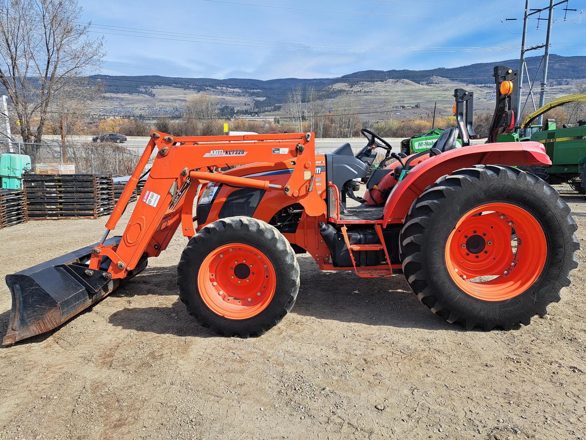 2019 Kioti RX7320 Image 2