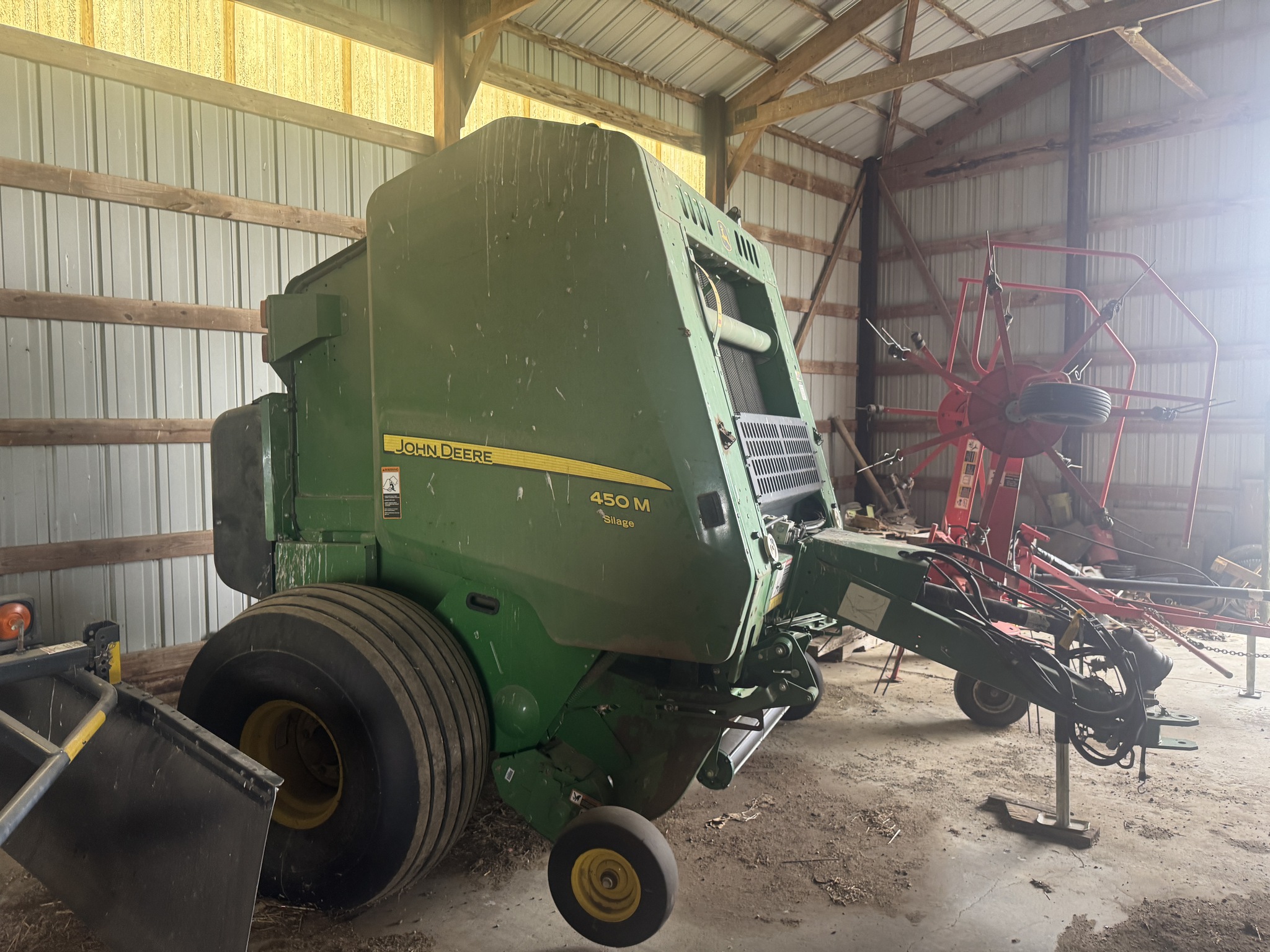 2019 John Deere 450M Image 1