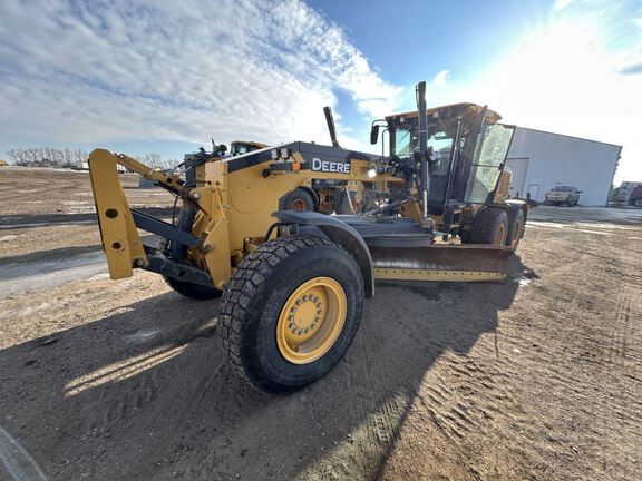 Photo of a 2020 John Deere 772G