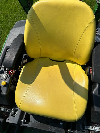 Used 2013 John Deere Z970R Zero Turn Mowers at Horizon Ag & Turf in Edmonton West, AB - Photo6