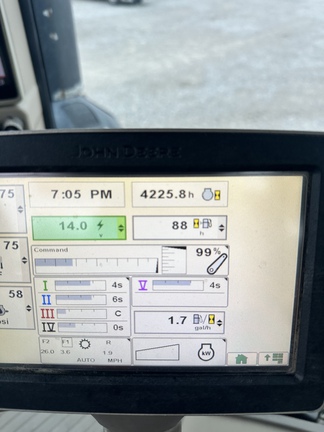 Photo of 2011 John Deere 8360R