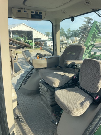 Photo of 2011 John Deere 8360R