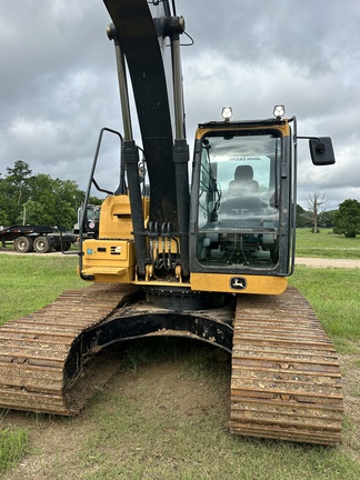 2023 John Deere 200G