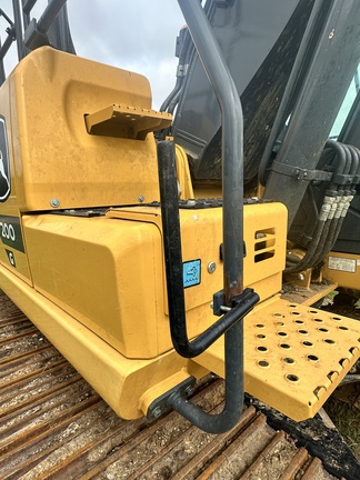 2023 John Deere 200G