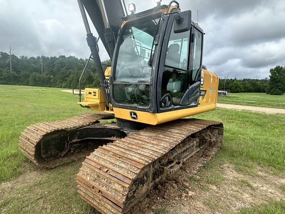 2023 John Deere 200G