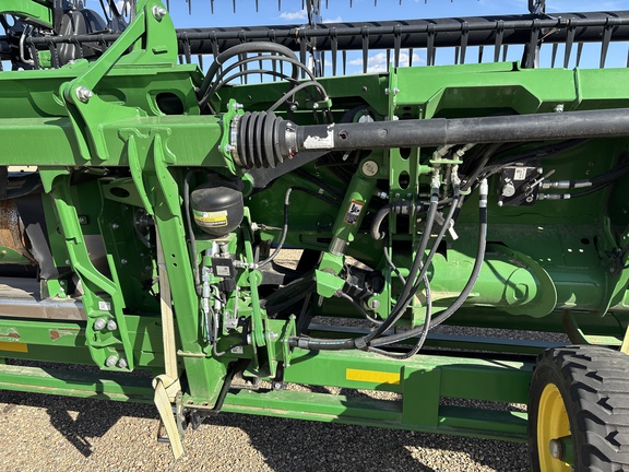 Used 2024 John Deere HD35R Combine Platforms at Horizon Ag & Turf in Lloydminster, AB - Photo17