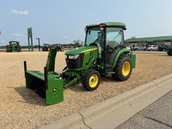  John Deere 3039R