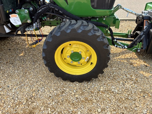 2022 John Deere 3039R - Photo11